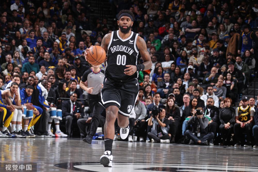 她利用内心 她利用内心